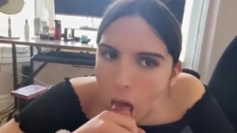 Taylor Maxx Pov Trans oral sex-service Facial