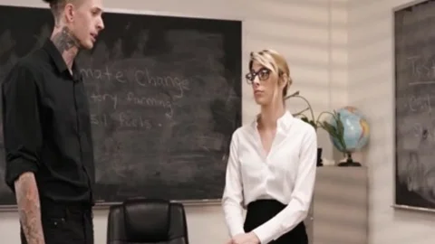 TBabe Casey Kisses Enjoys When Her Assistant Rammed His anus