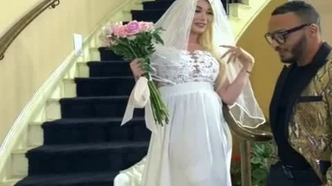 new Bride gets A fellatio From Hubby