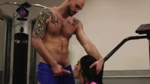 Tall chap Licks And bonks The booty Of Super nasty TS In Gym