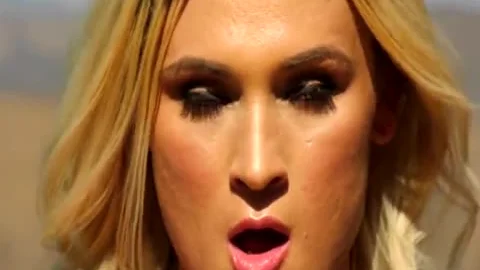 (tranny Celebs) Kami Kartel - shelady Pool hammering