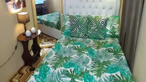 Smoking yummy ladyboy Jerk Her penis Gently