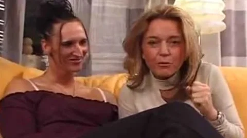 Tall tranny Inserts Into Her wazoo